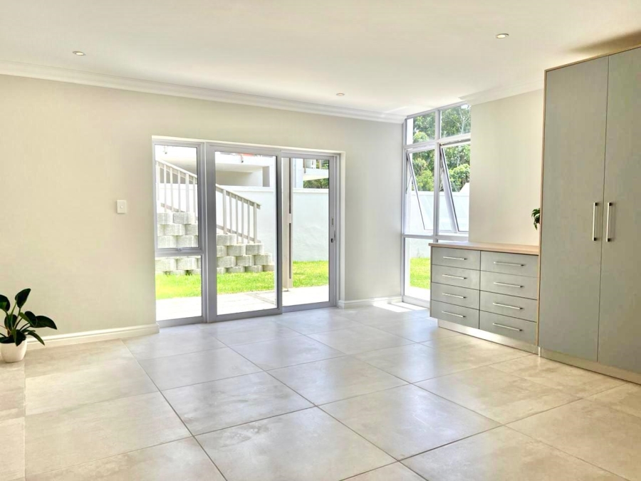 5 Bedroom Property for Sale in Heather Park Western Cape